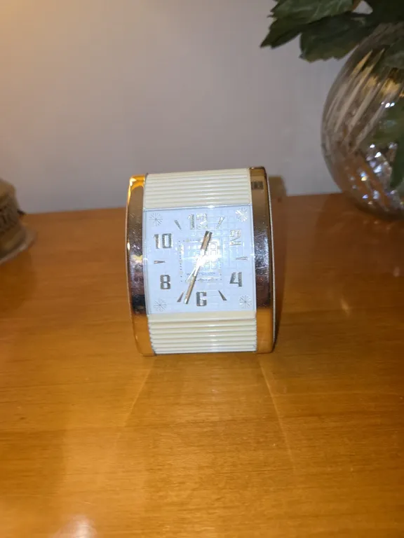Vtg clock