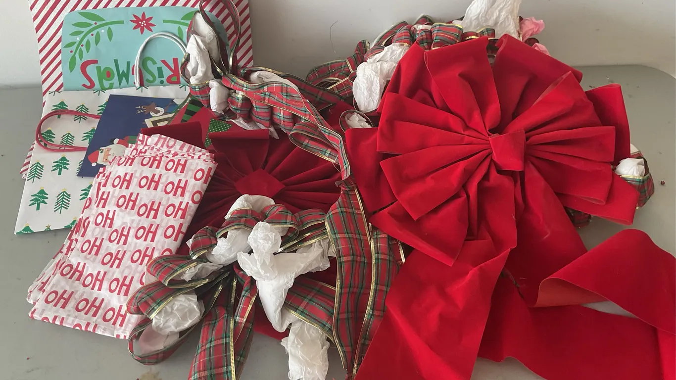 Christmas Bows, Plaid Ribbon & Gift Bags