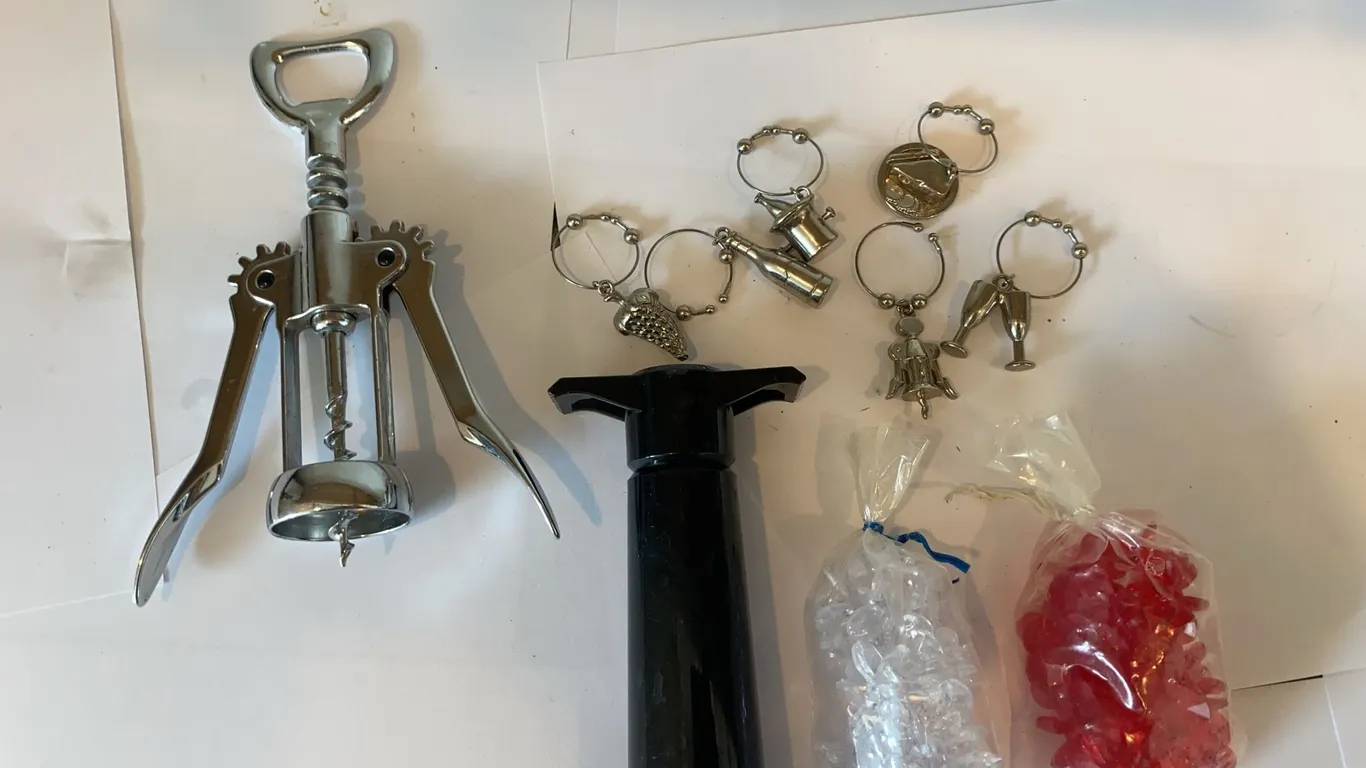 Wine Accessories & Decorative Acrylic Pieces