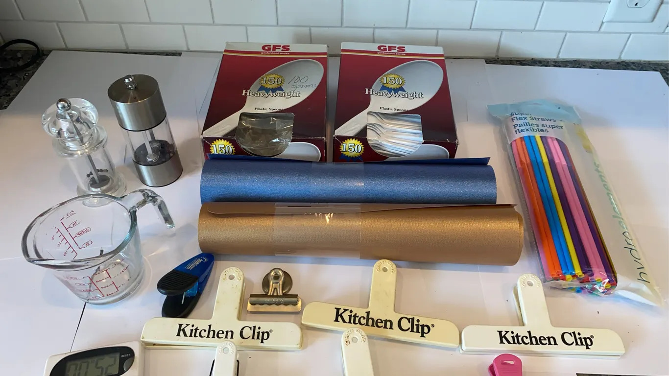Kitchen Supplies, Bag Clips & Serving Spoons