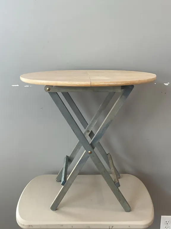 Round Folding Wooden Accent Table