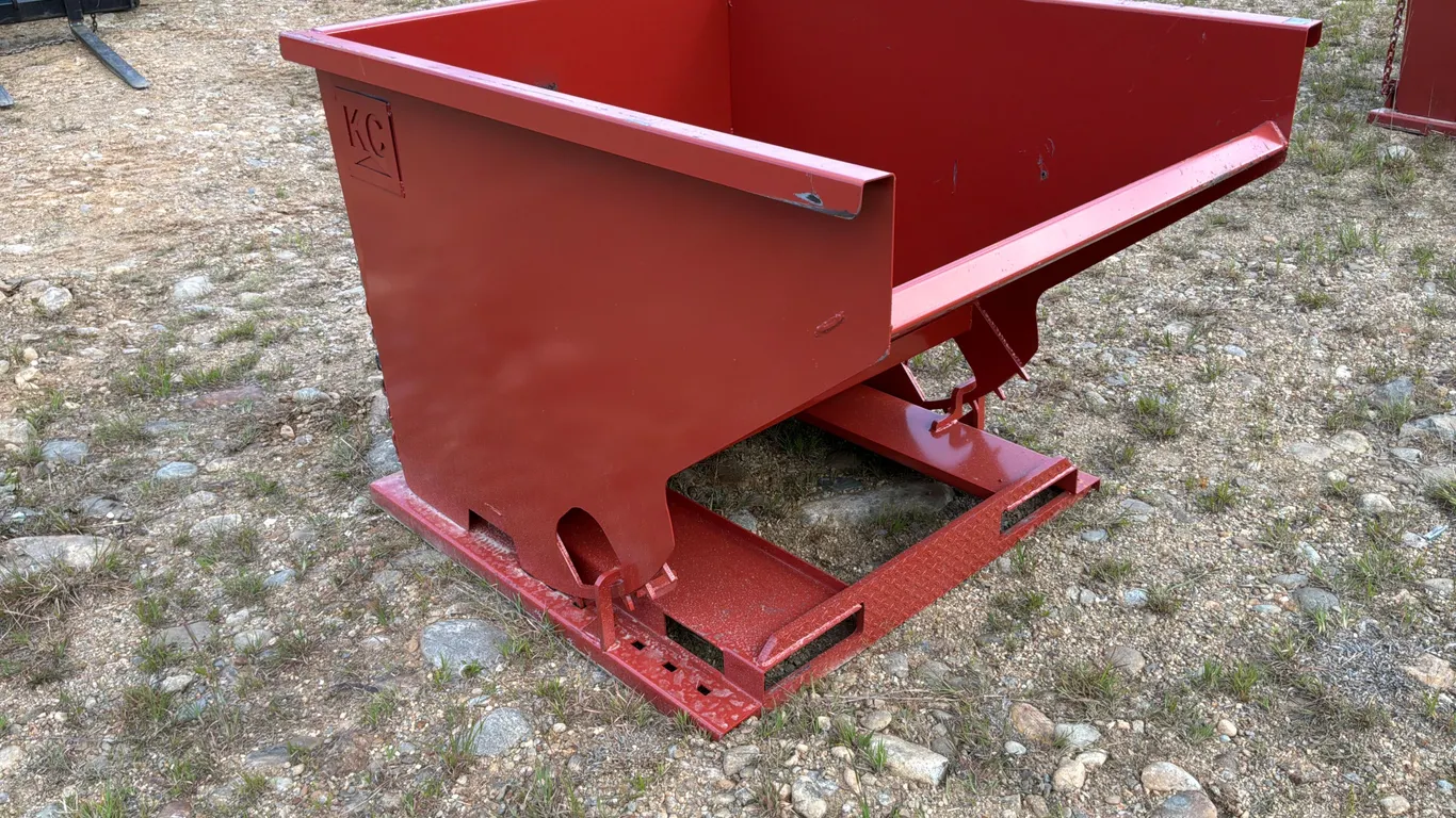 UNUSED KC 2 CY CAPACITY DUMPING HOPPER