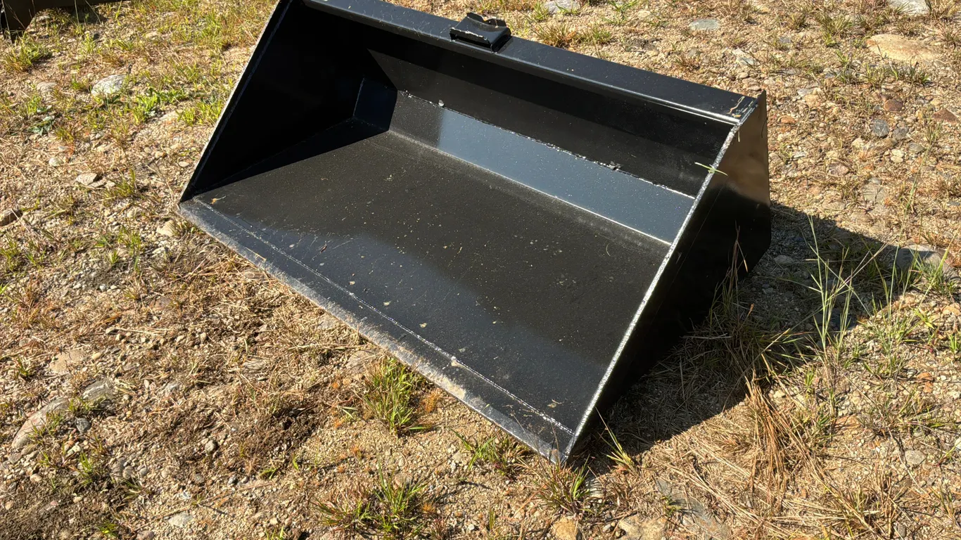 UNUSED KC 66 INCH SMOOTH BUCKET
