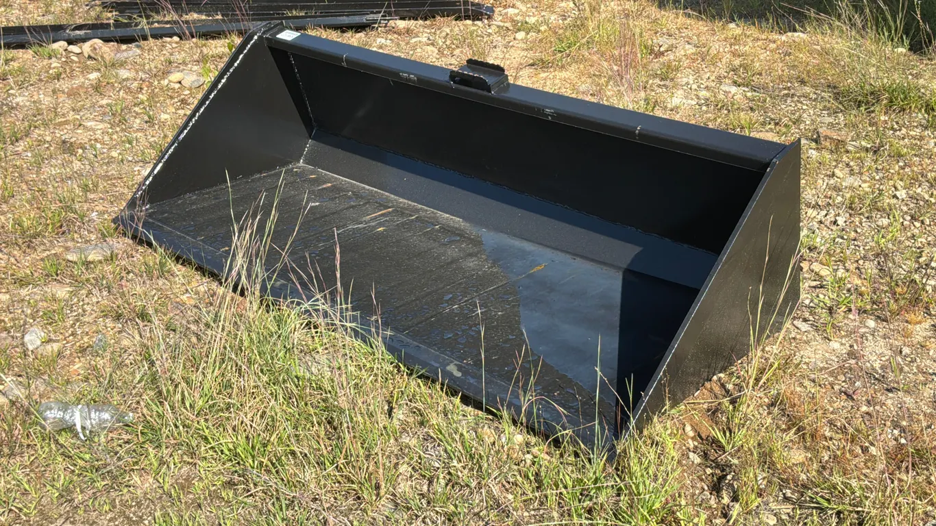 UNUSED KC 78 INCH SMOOTH BUCKET