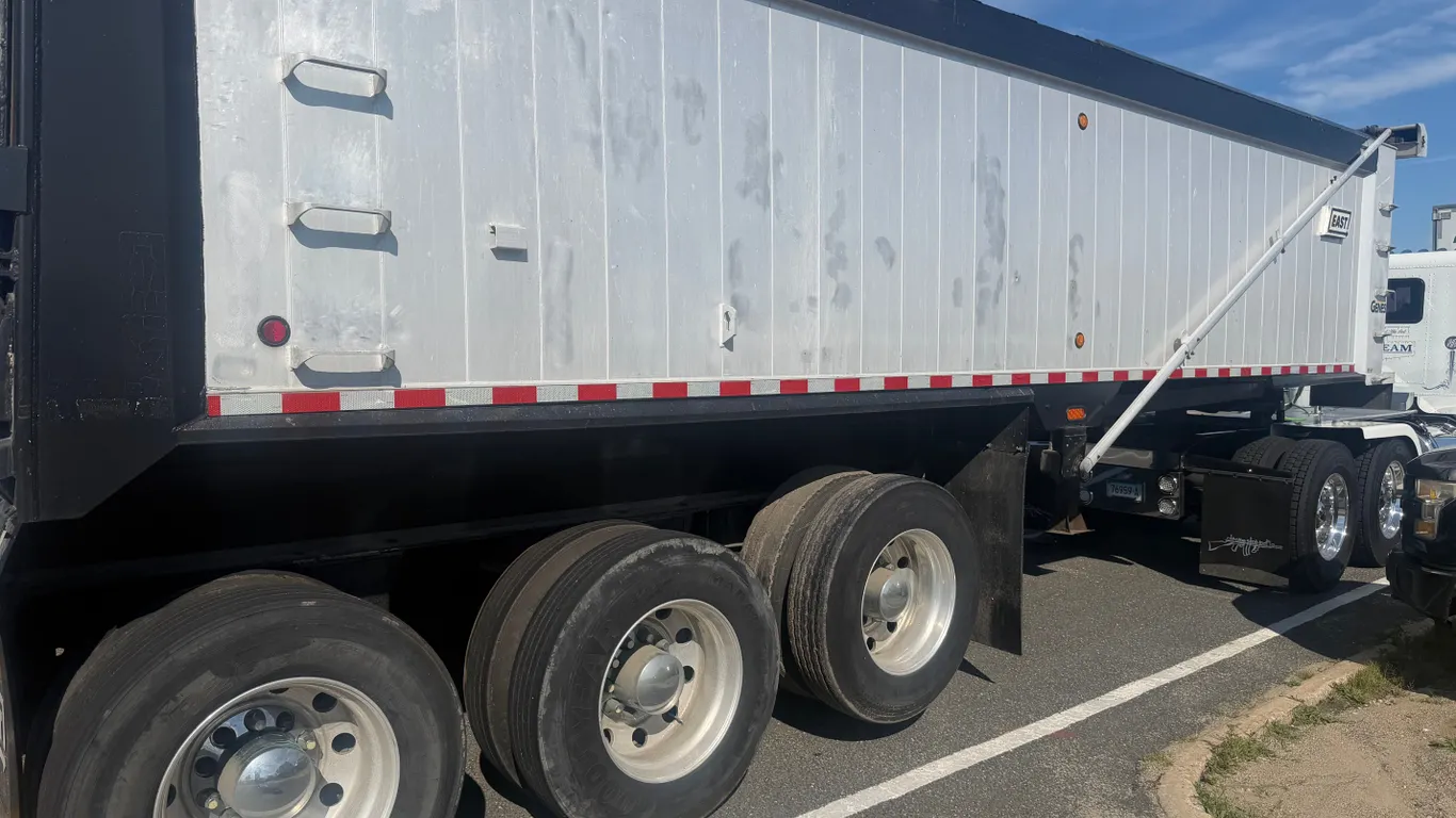 2003 EAST MANUFACTURING CORP. 30' ALUMINUM DUMP TRAILER VIN: 1E1F9N3893RD33365