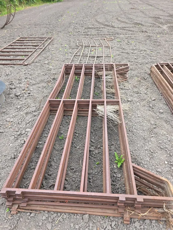 11 10' steel cattle panels