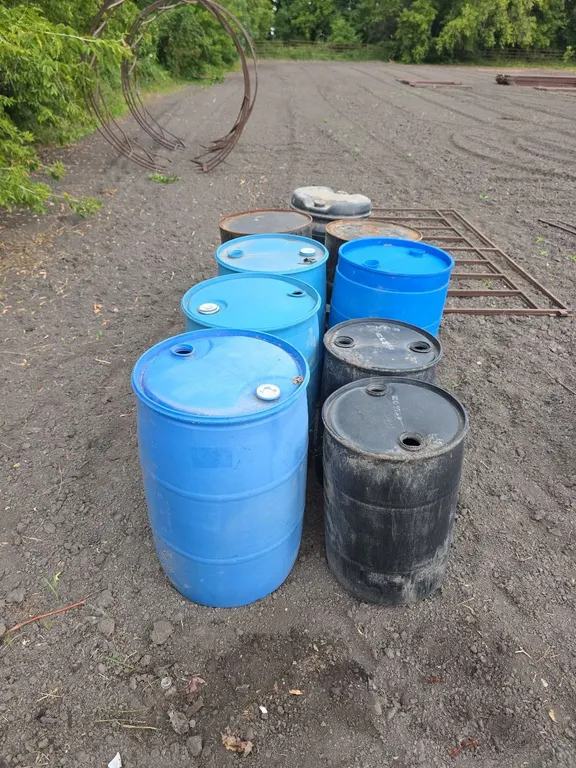 Barrel racing barrels