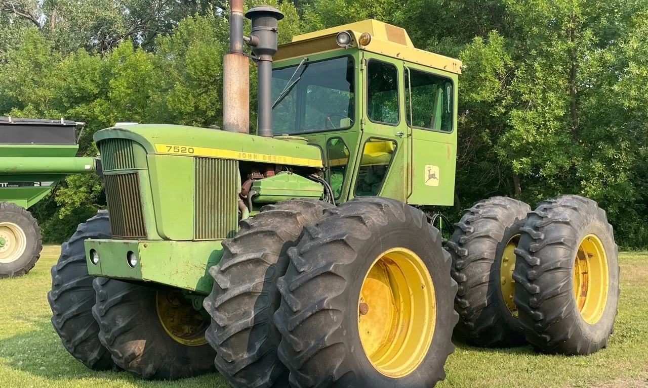1974 John Deere 7520 4WD