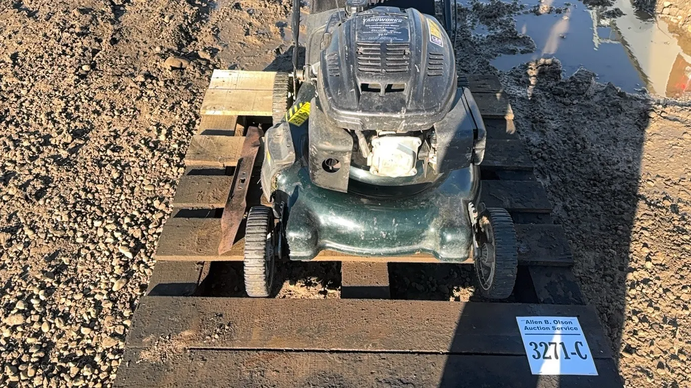 21' YARDWORD LAWNMOWER w/ BAG