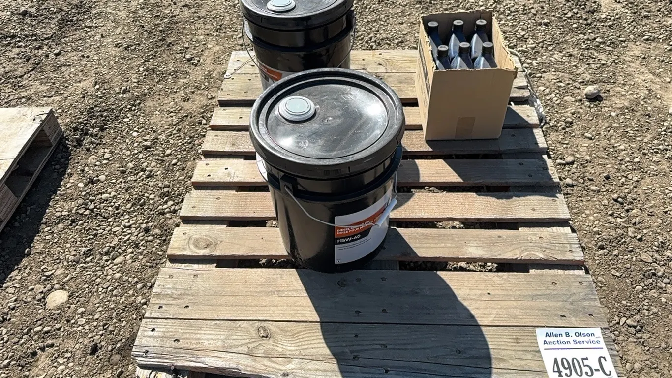 2 PAILS OF SUPER-TECH 15W-40 DIESEL ENGINE OIL, 6 - 946ML OF SHELL 2 CYCLE SMOWMOBILE OIL