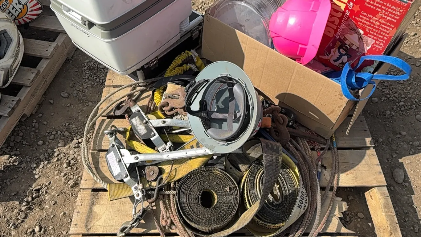 TOW SLINGS, COME-ALONG, HARD HATS, CAMPA POTTI, BOOMER