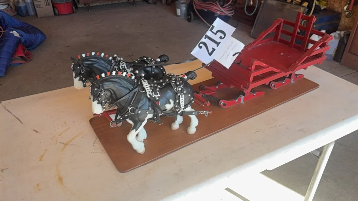 MODEL HORSE DRAWN SLEIGH