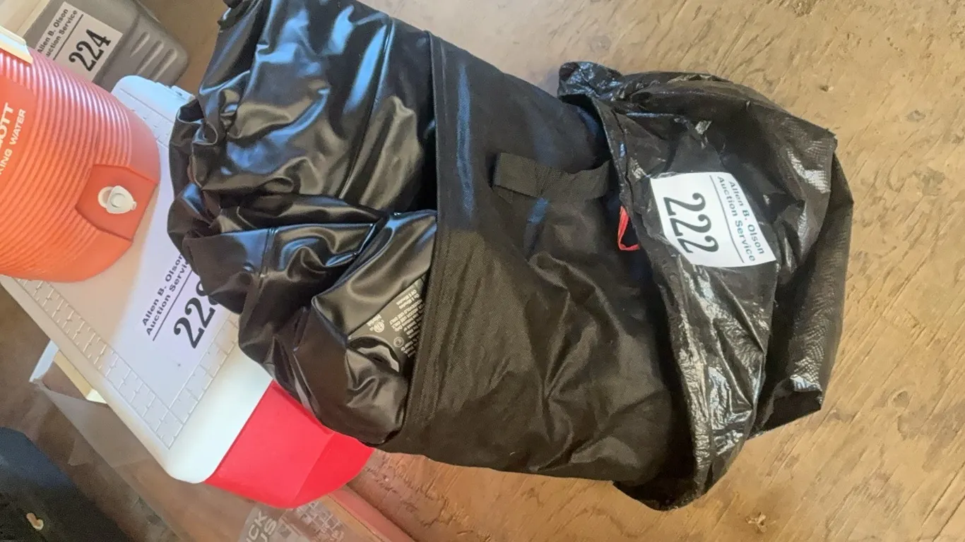 DOUBLE AIR MATTRESS w/ BUILT IN AIR PUMP ONLY USED ONCE