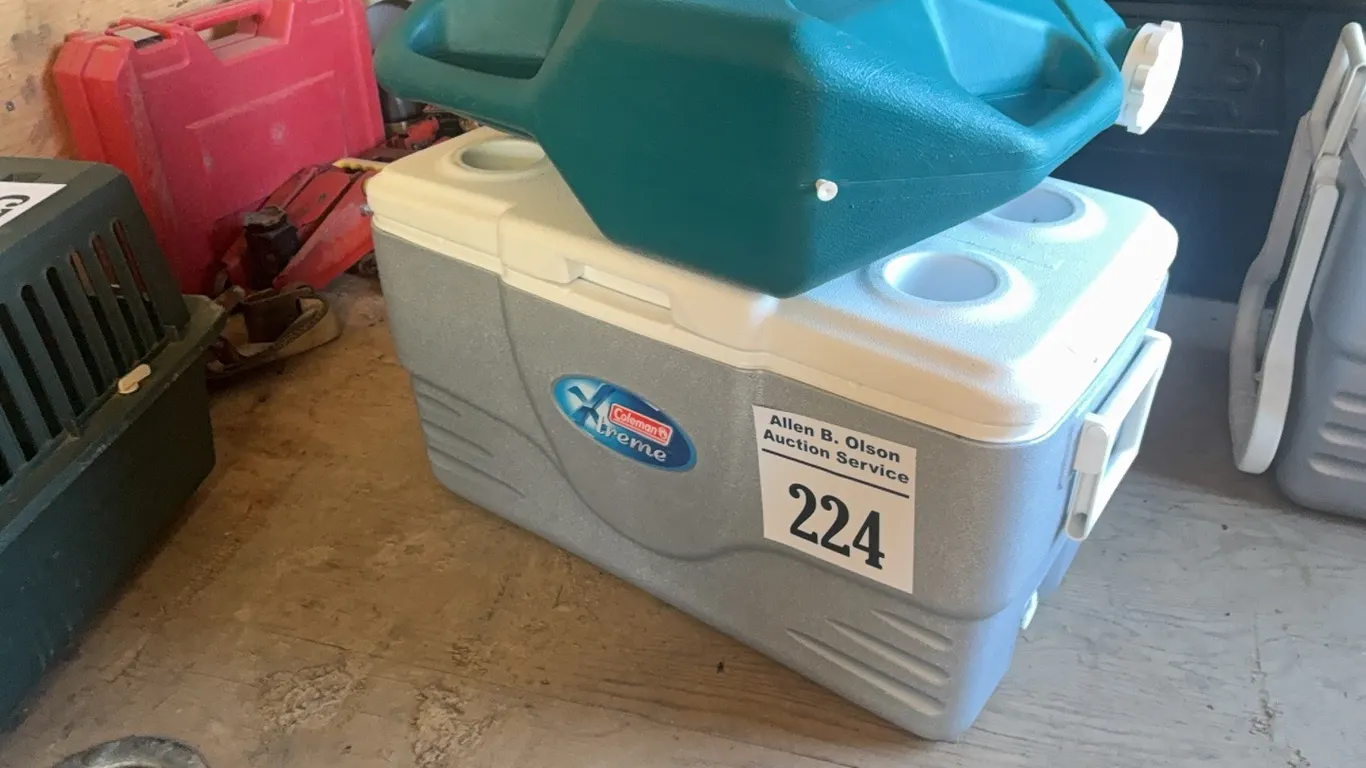 COLEMAN XTREME COOLER LIKE NEW & WATER JUG