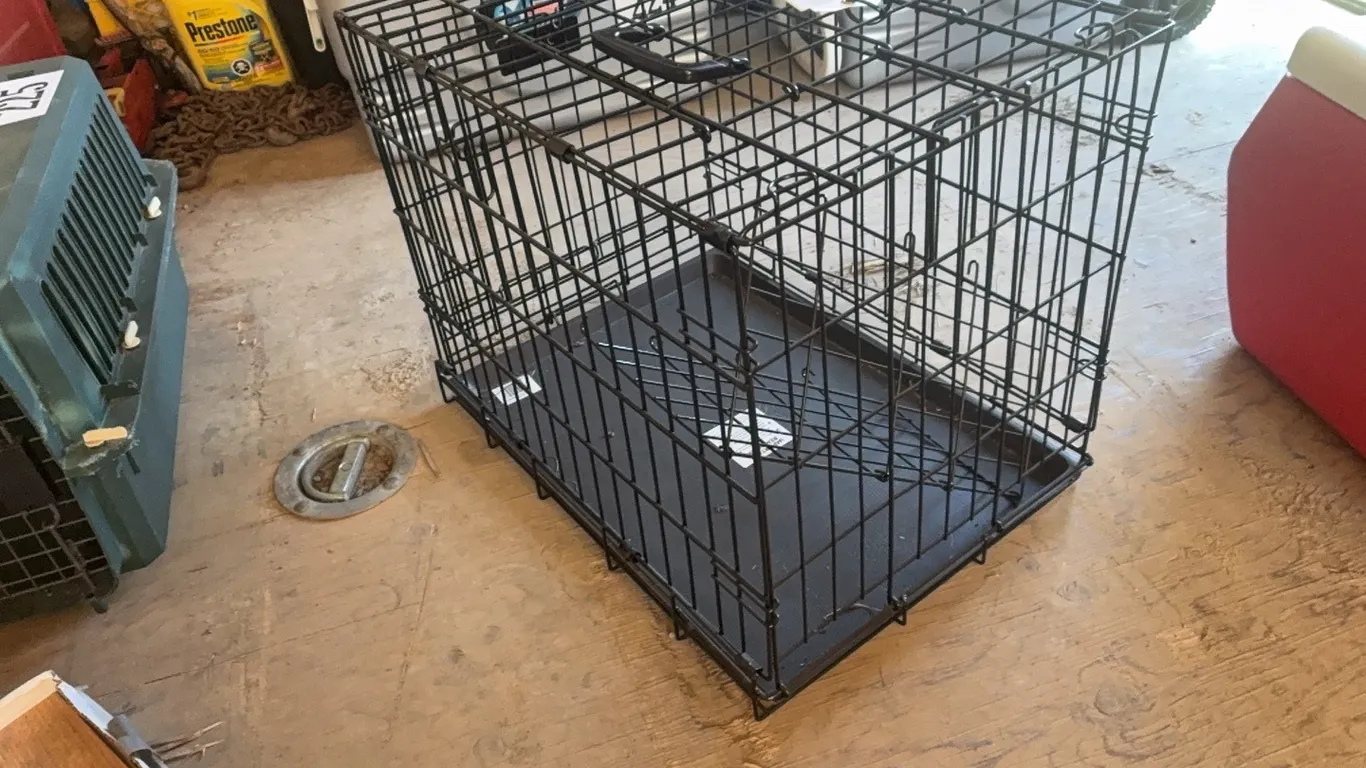 SMALL DOG KENNEL