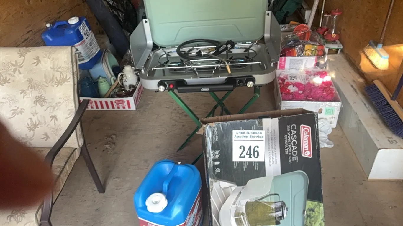 COLEMAN 3 BURNER PROPANE CAMP STOVE LIKE NEW w/ STAND & WATER JUG