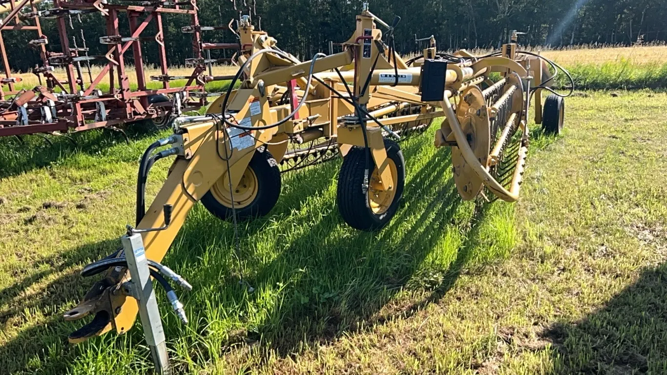 VERMEER R2300 HYD DRIVEN SIDE DELIVERY RAKE - s/n UNKNOWN