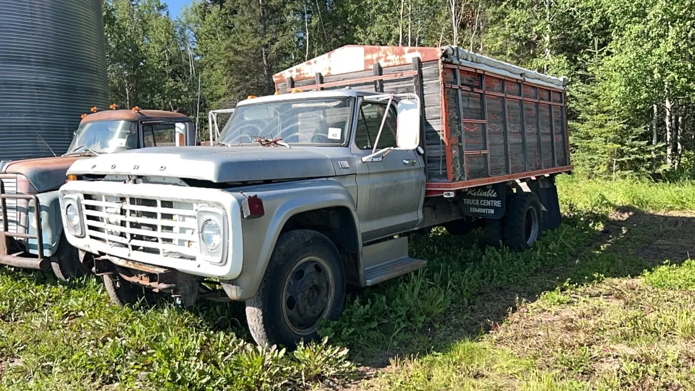 FORD F500 S/A GRAIN TRUCK - NOT RUNNING - s/n F50CCB88555