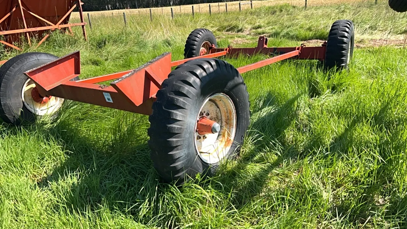 4 WHEEL CHASSIS FROM A JIFFY HIGH DUMP