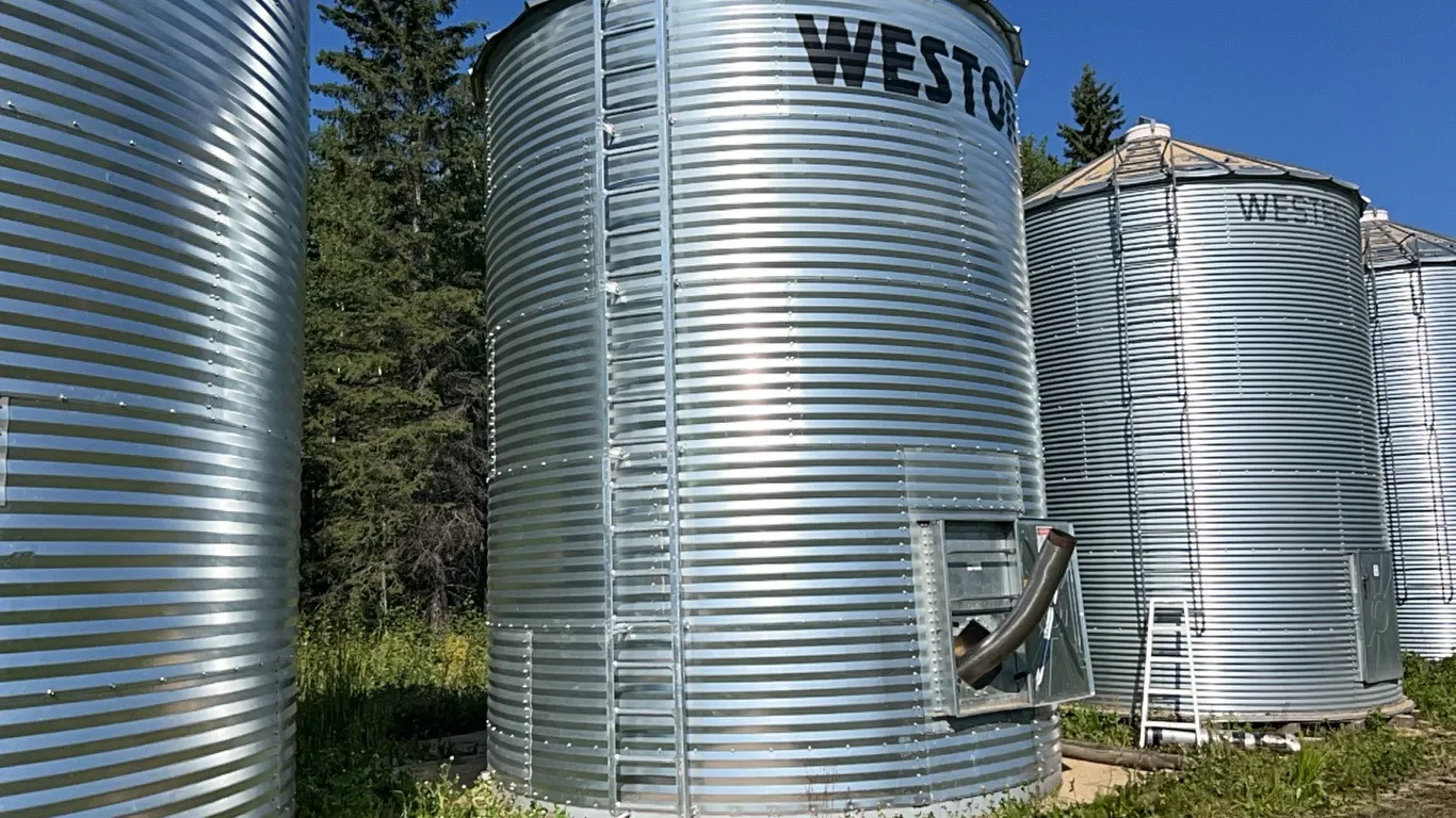 WESTOR 5 RING 14' DIAMETER FLAT BOTTOM GRAIN BIN - WILL BE EMPTY BY SALE DATE