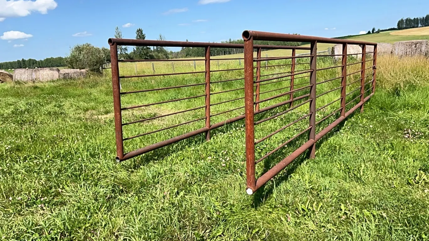 2 - 24' 6 BAR STAND UP PANELS - SOLD PER PANEL