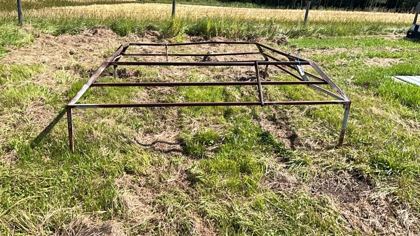 4 PC 9'X9' METAL RAILING CONTAINMENT STRUCTURE
