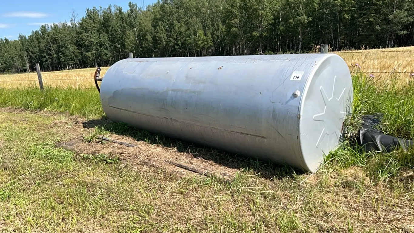 1000 GAL FARM FUEL TANK