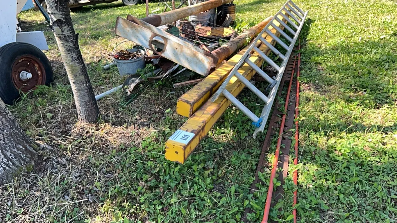 PILE OF SCRAP METAL