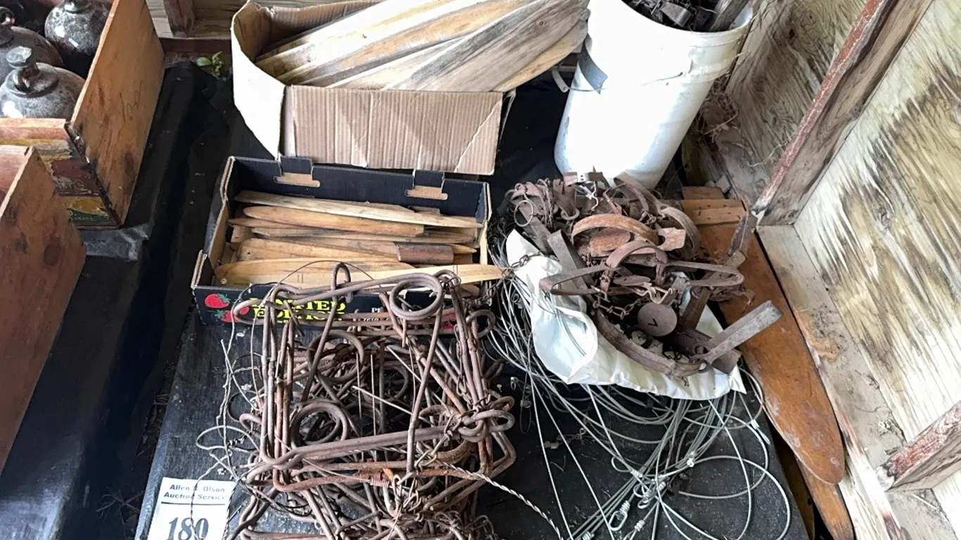LG ASSORT OF CONEY BEAR TRAPS, LG LEG TRAPS, GOPHER TRAPS, SNARES & HIDE STRETCHER BOARDS