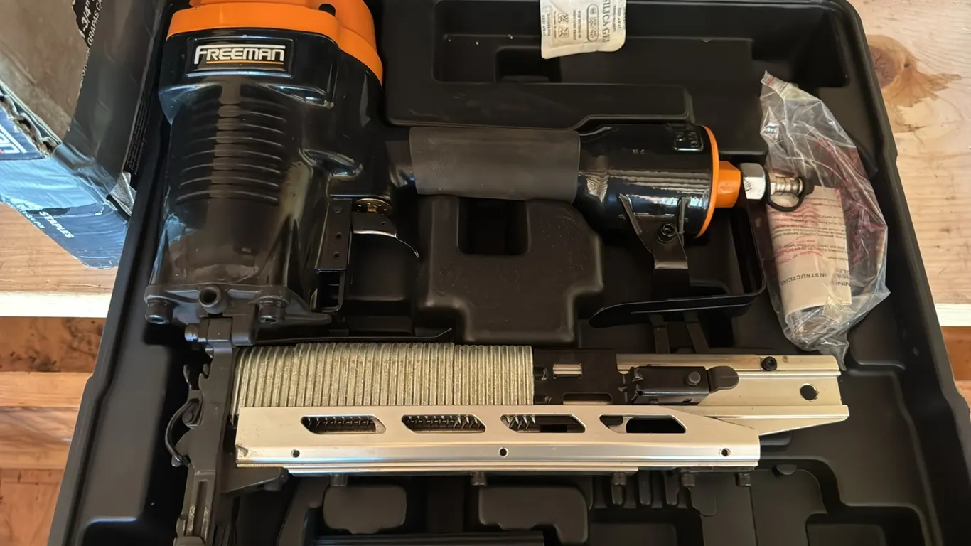 FREEMAN AIR POWERED FENCE STAPLER