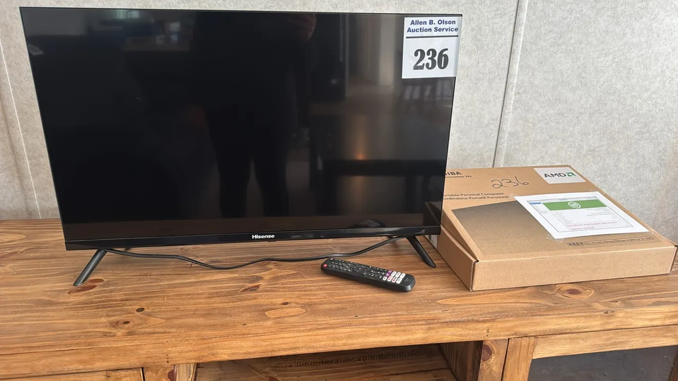 NEW/UNUSED IN BOX TOSHIBA LAPTOP COMPUTER