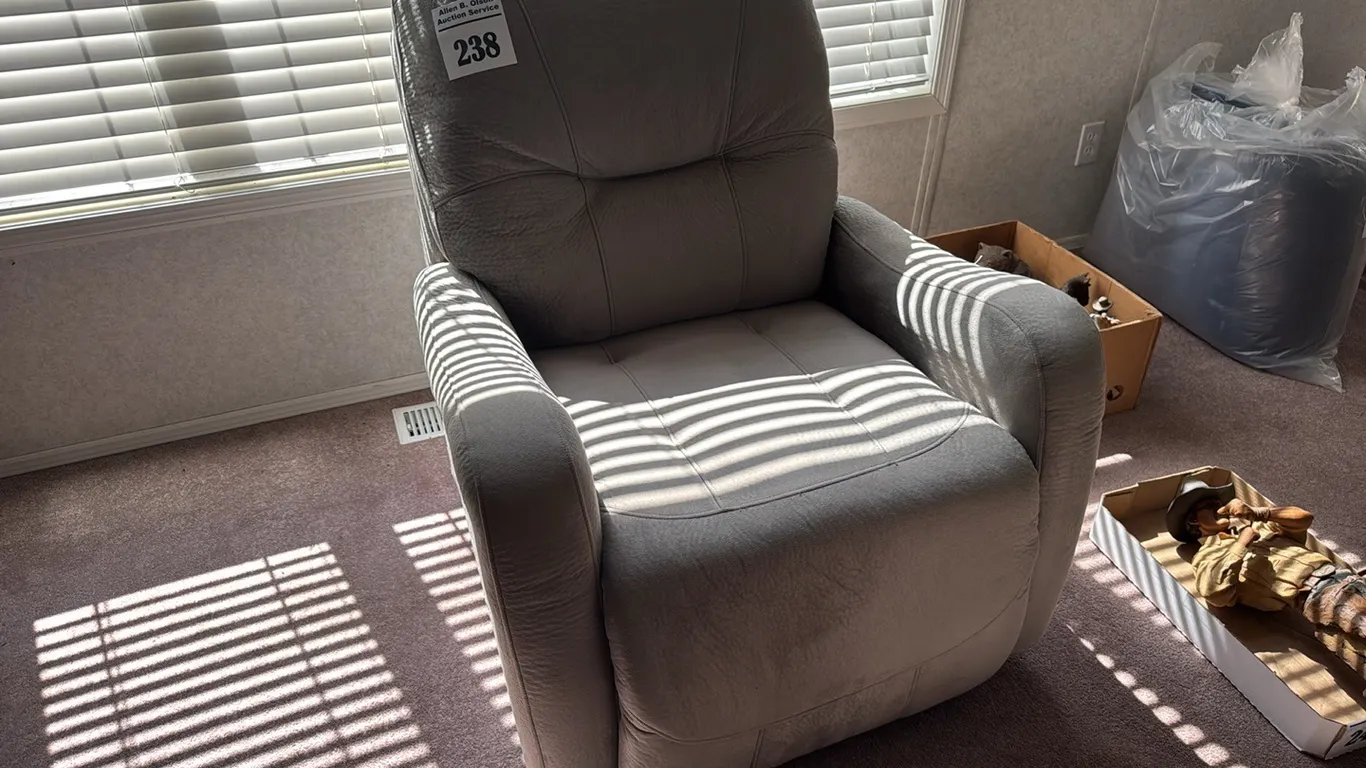 GREY RECLINDER CHAIR