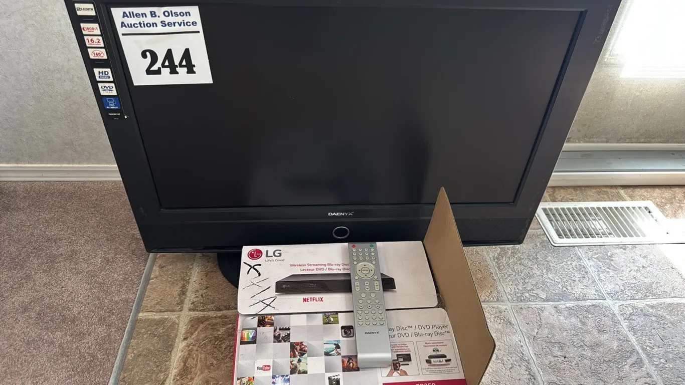 DAENYX 26" FLAT SCREEN TV & REMOTE, NEW IN BOX WIRELESS BLUE RAY DISC & DVD PLAYER