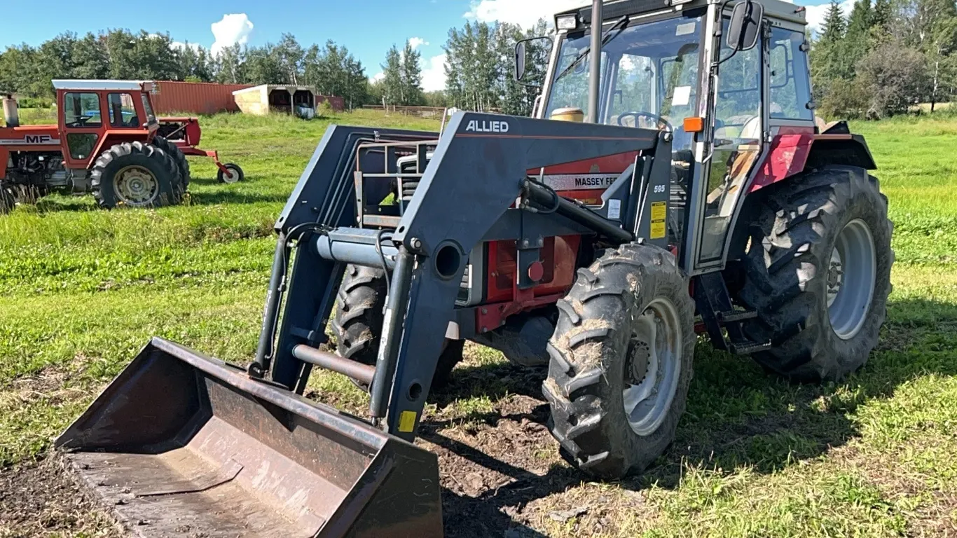 MF 393 FWA TRACTOR - s/n 9132 D11023