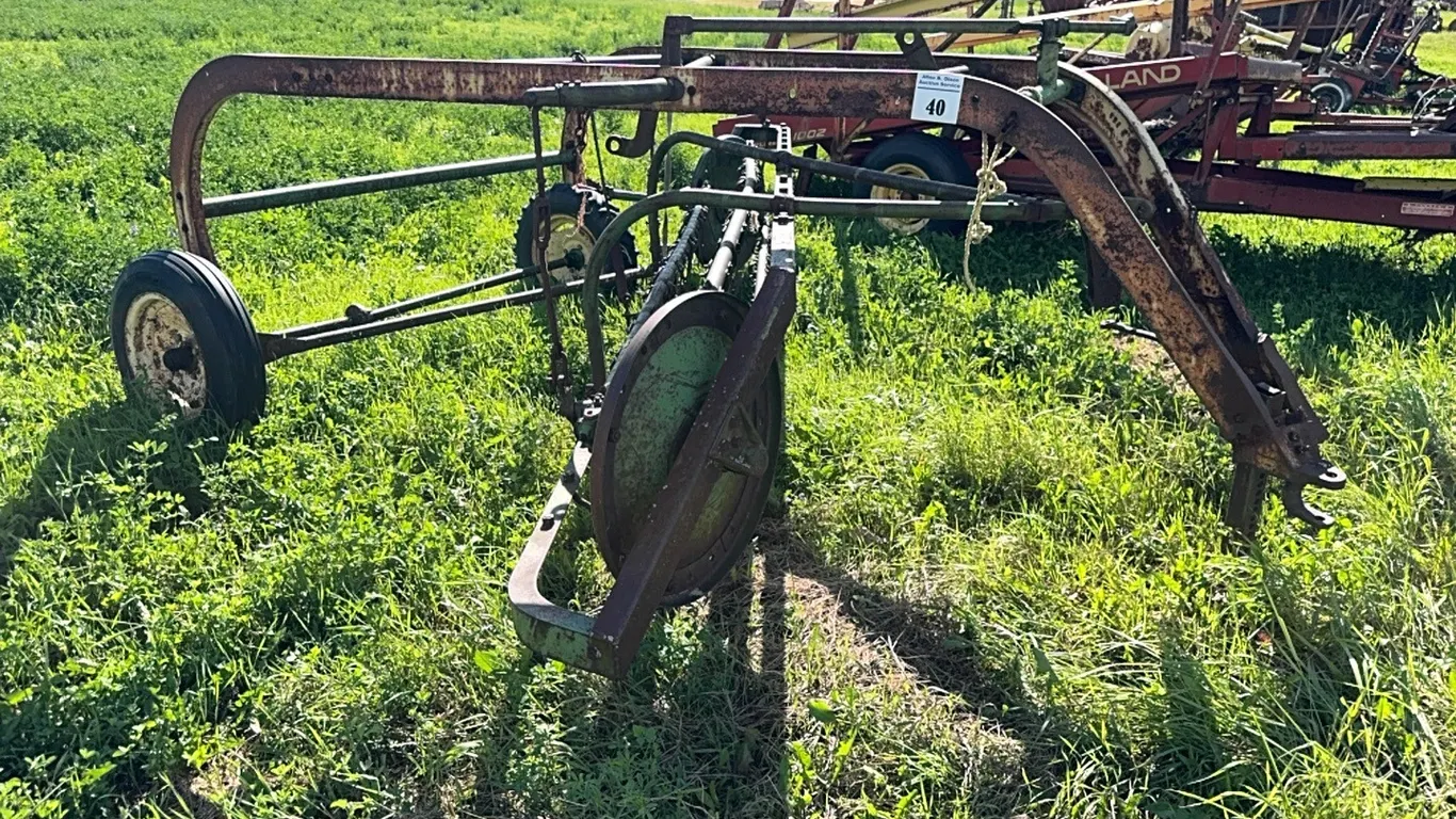 JD 896A GROUND DRIVEN SIDE DELIVERY RAKE - s/n 18377