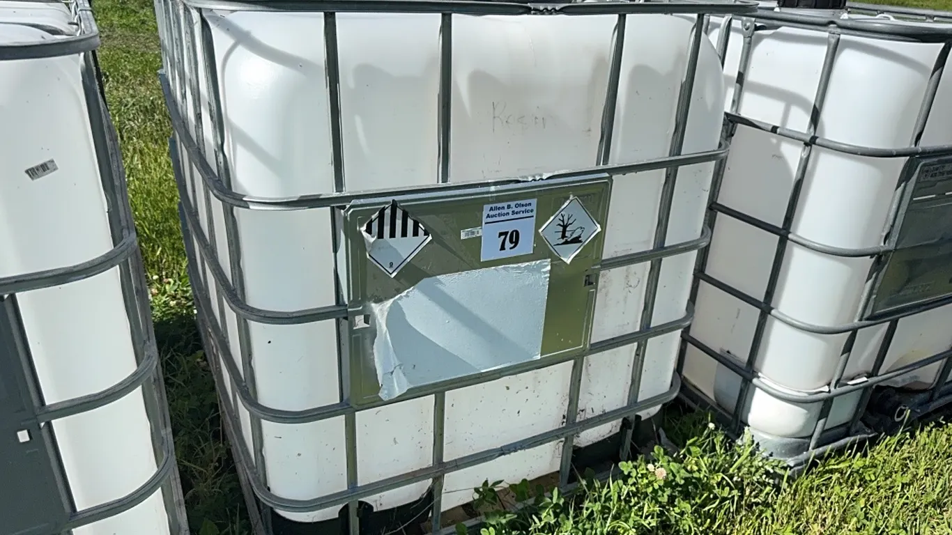 1000L STEEL CAGED PLASTIC TOTE TANK w/ LID