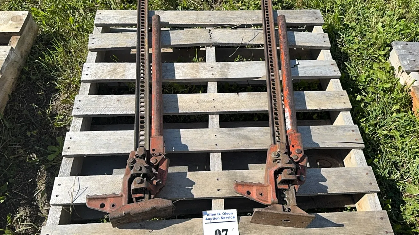 2 - 48" JACKALLS