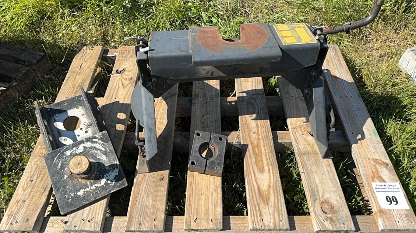 HI JACKER 16000 LB 5TH WHEEL HITCH & KING PIN - NO RAILS