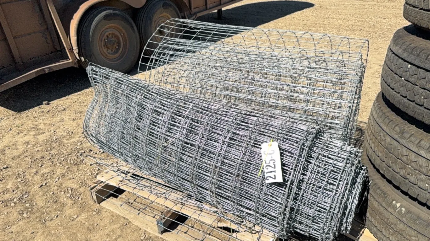 2 ROLLS OF 4' HIGH HORSE FENCE