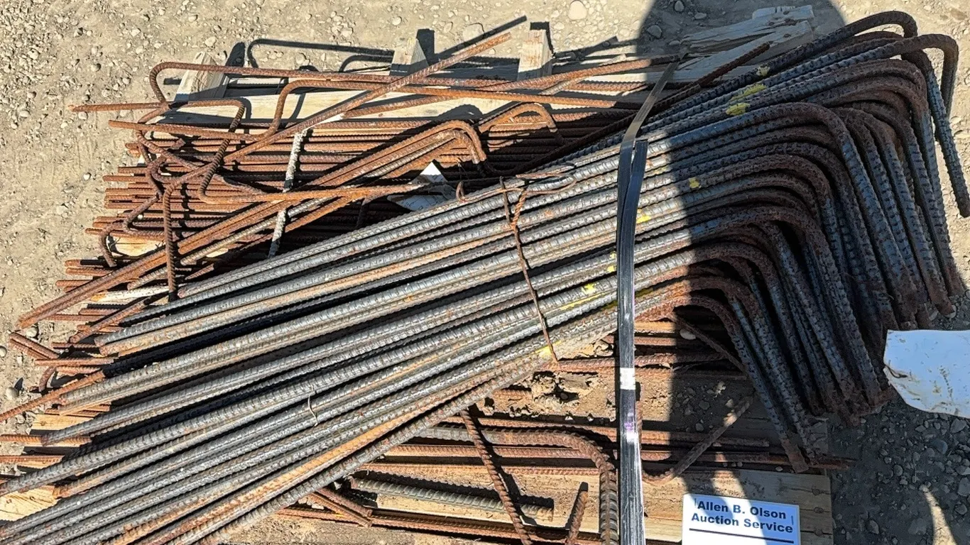 ASSORTMENT OF STRAIGHT AND TWISTED REBAR
