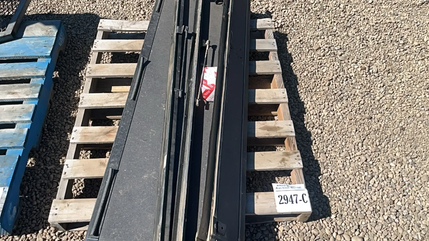 TONNEAU COVER
