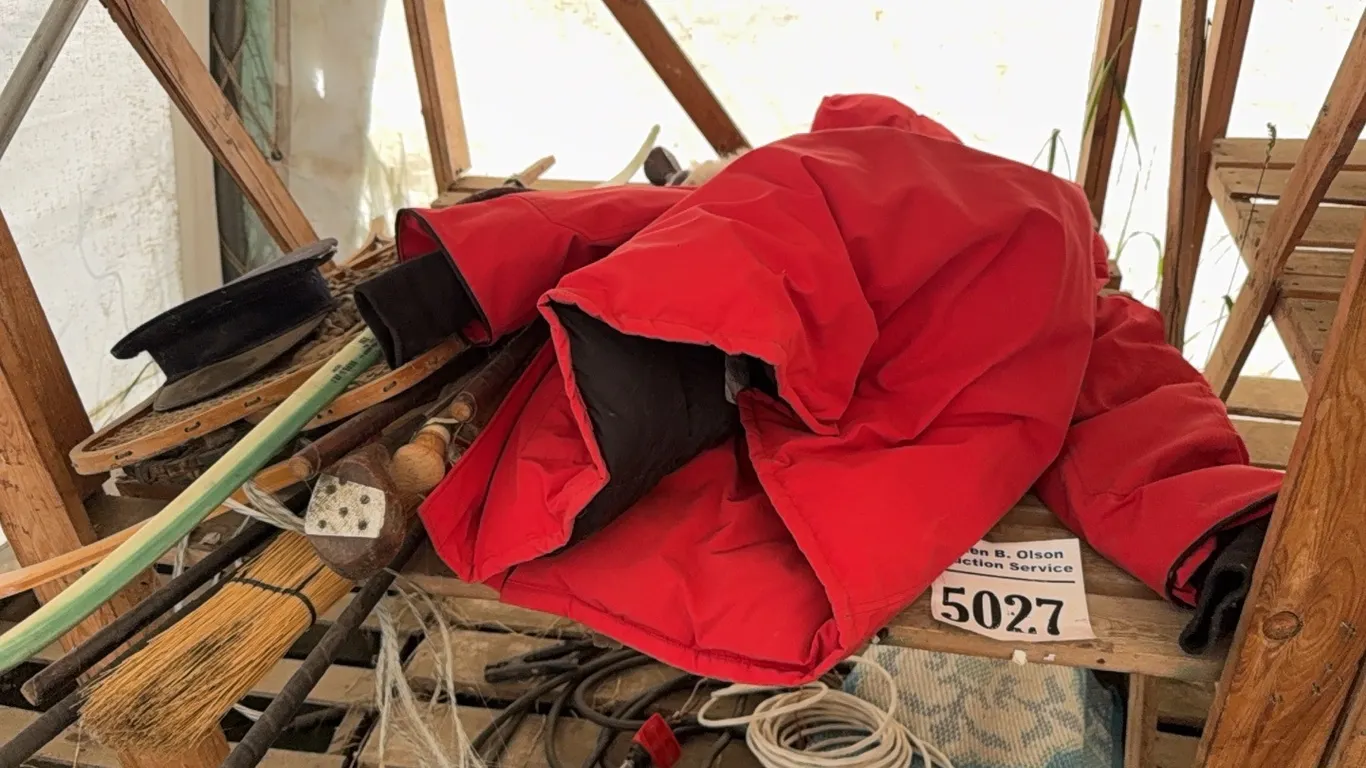 VARIOUS ANTIQUES INCLUDING SNOW SHOES, GOLF CLUBS, CURLING BROOM, HOCKEY STICK, SOLDIER HAT & WINTER JACKET