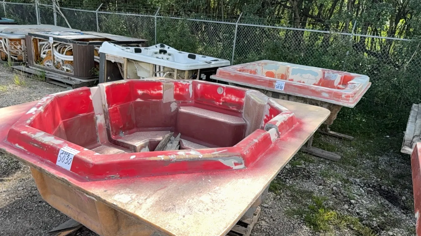 2 - HOT TUBS