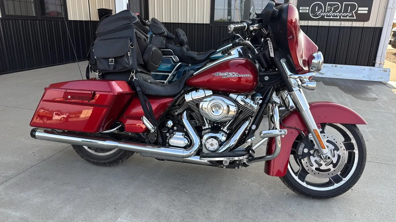 ID 0362 2013 Harley Davidson Street Glide