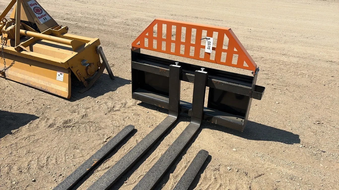 ID 0070 Wolverine 48" Skid Steer Pallet Forks