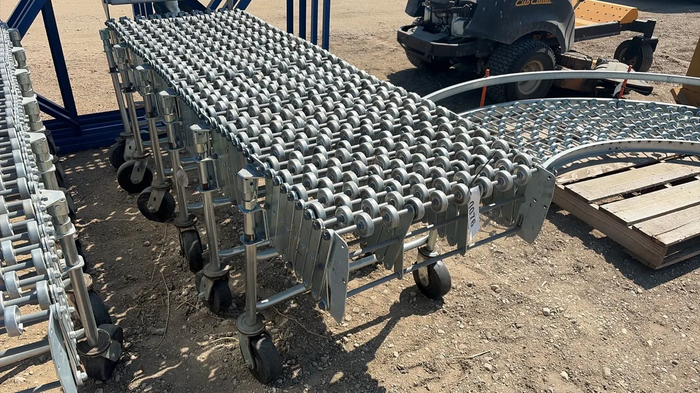 ID 0076 NESTAFLEX 375 Expandable Skate Conveyor
