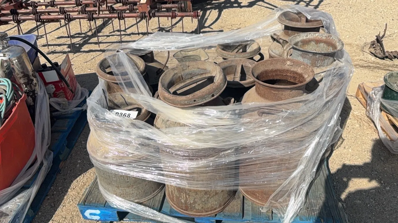 ID 0368 Pallet of Cream Cans