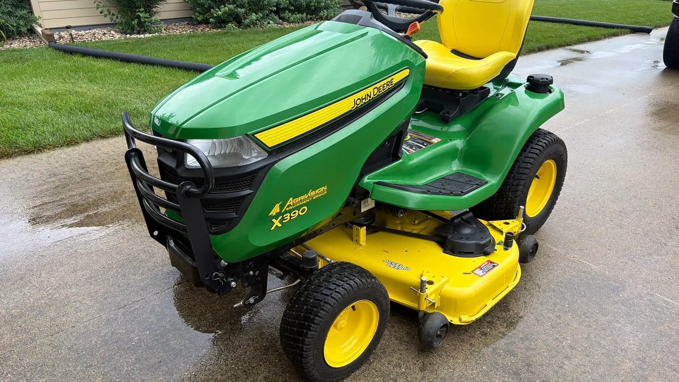 2021 John Deere X390 Riding Lawnmower