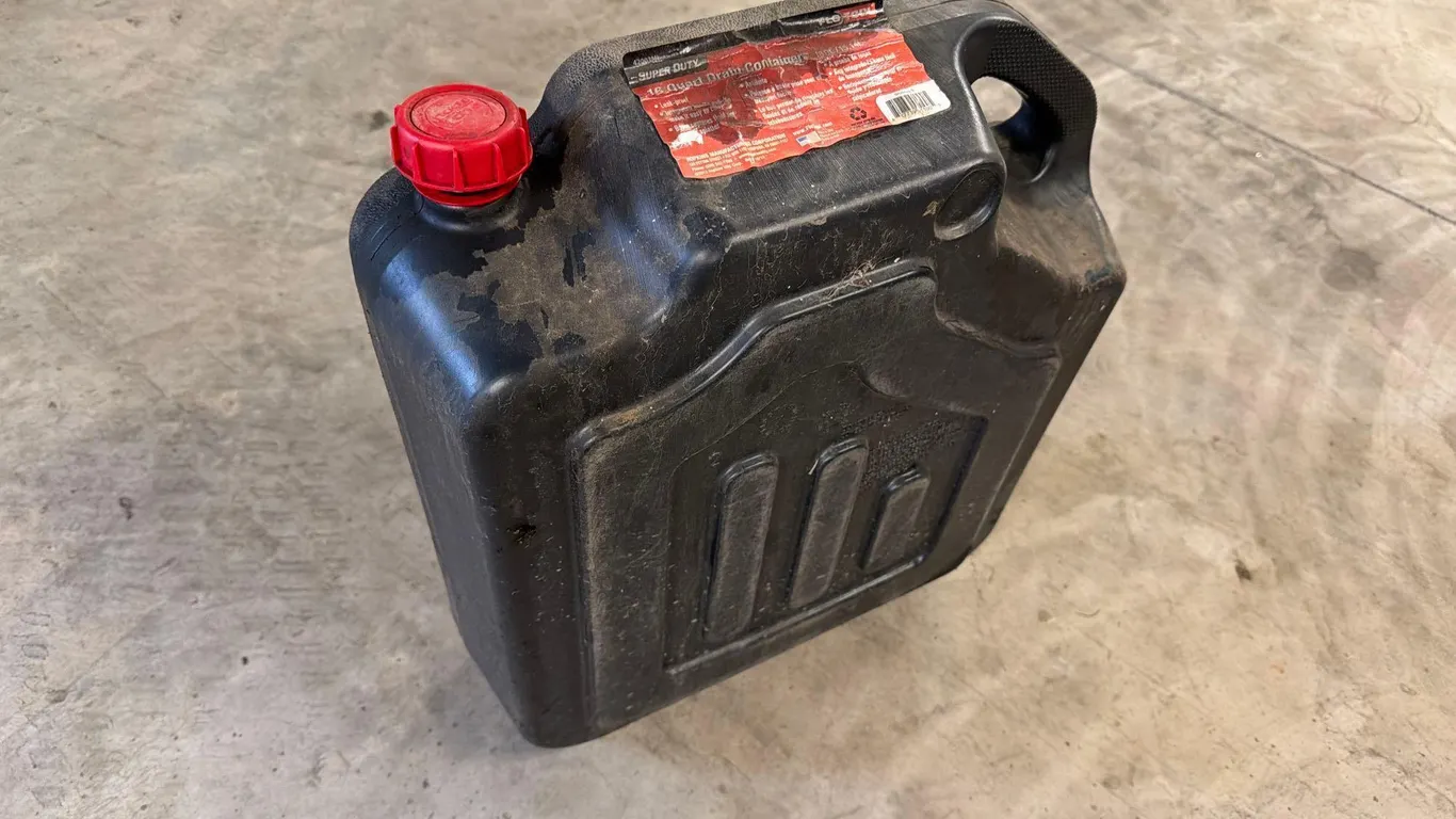 16 Quart Drain Container