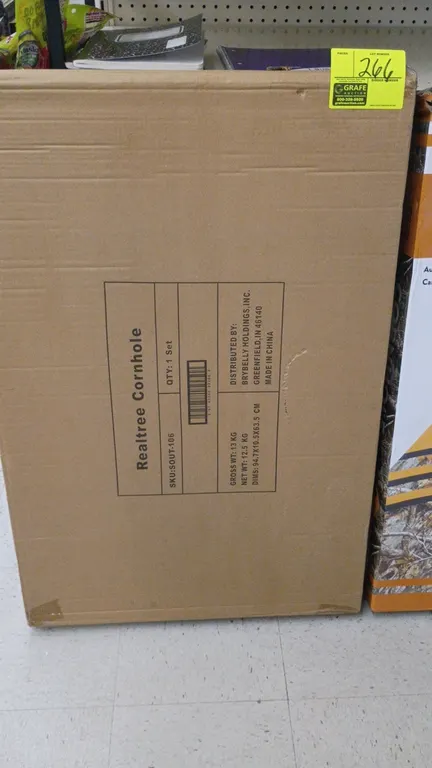 Realtree SOUT-106 cornhole game set in box. Distributed by Brybelly Holdings, Inc.